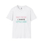 Warte auf mich, ich habe kleine Beine T-Shirt – Süßes Kinder-/Familien-Partner-T-Shirt